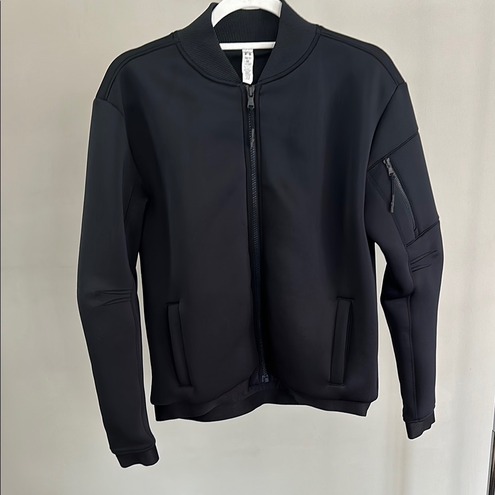 Under Armour Women’s Zip Front Jacket. Black. Size SM style 1290479 ss2017